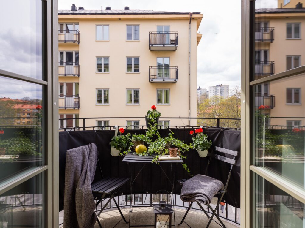 Renovering av betong på balkong efter fuktskada. Örgryte Bö Göteborg